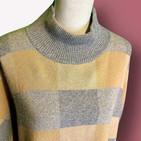 NWT Note di Anita Women's Gray and Tan Checkered Wool Blend Sweater Cape OS - Picture 4 of 12